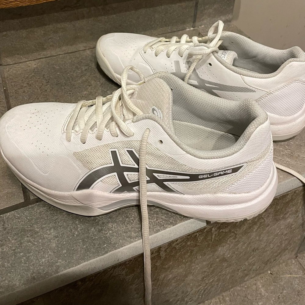 Asics Size 6 White Tennis Sneakers
